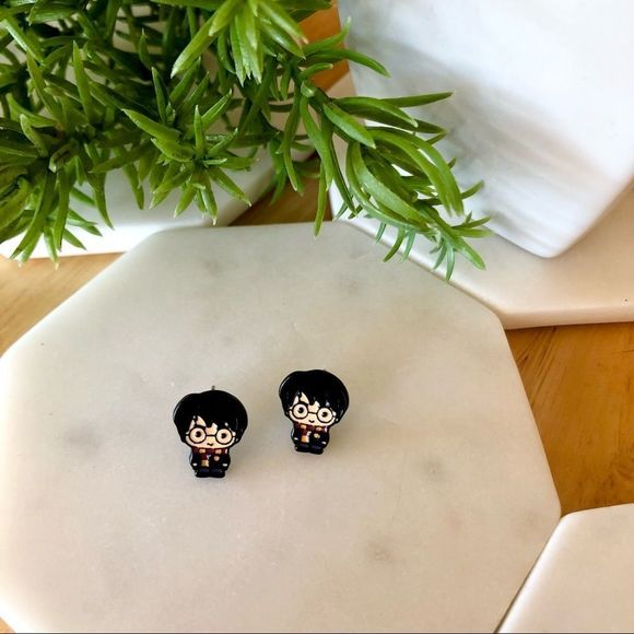 New! Harry Potter Hogwarts Acrylic Stud Earrings - Picture 6 of 14